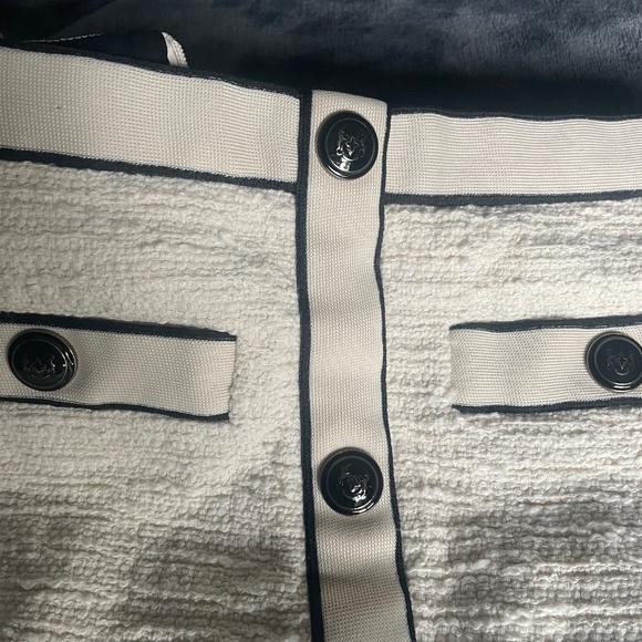 Maje Decorative-Button Tweed Mini Skirt -Off white/ecru size FR40 - Picture 5 of 11